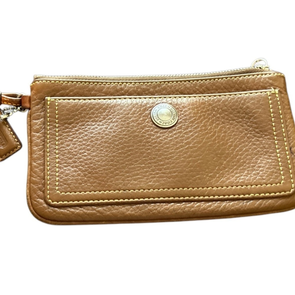 Coach Women's Brown Pebble Leather Wristlet Wallet Zipper Accents‎